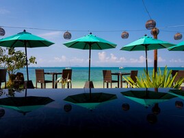 Breakfast, lunch, dinner served; Thai cuisine, ocean views 