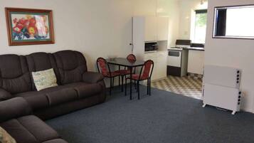 Standard Suite, 2 Bedrooms, Non Smoking, Kitchen