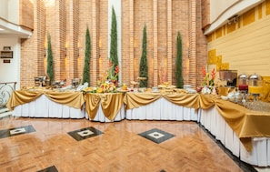 Breakfast (COP 17000 per person)