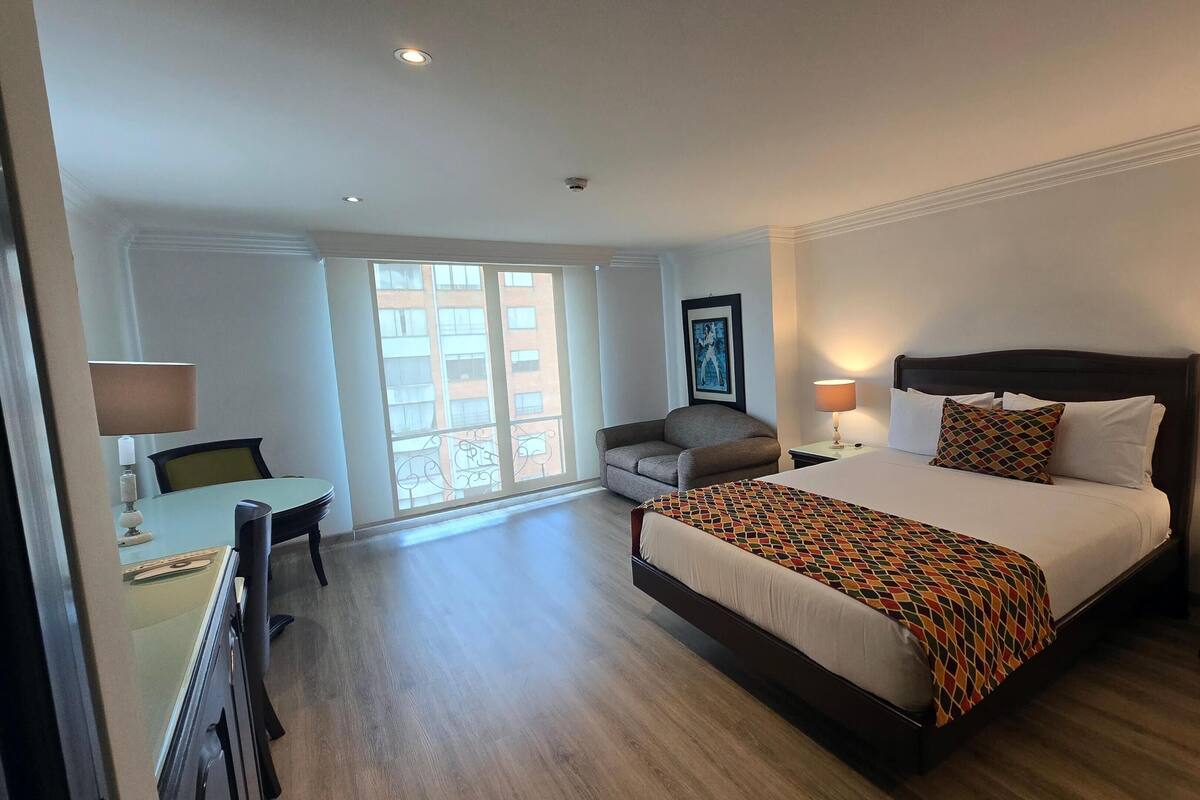 1 bedroom, premium bedding, minibar, in-room safe
