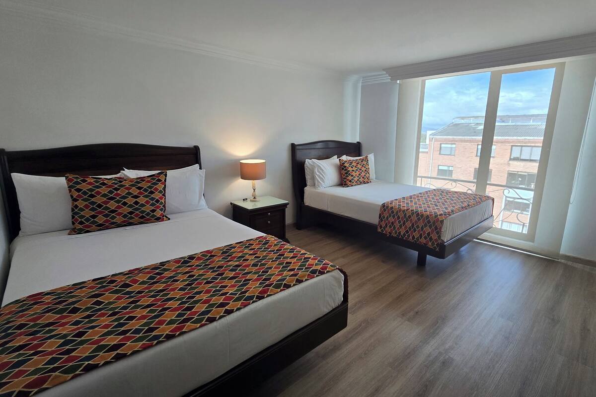 Twin Room | 1 bedroom, premium bedding, minibar, in-room safe