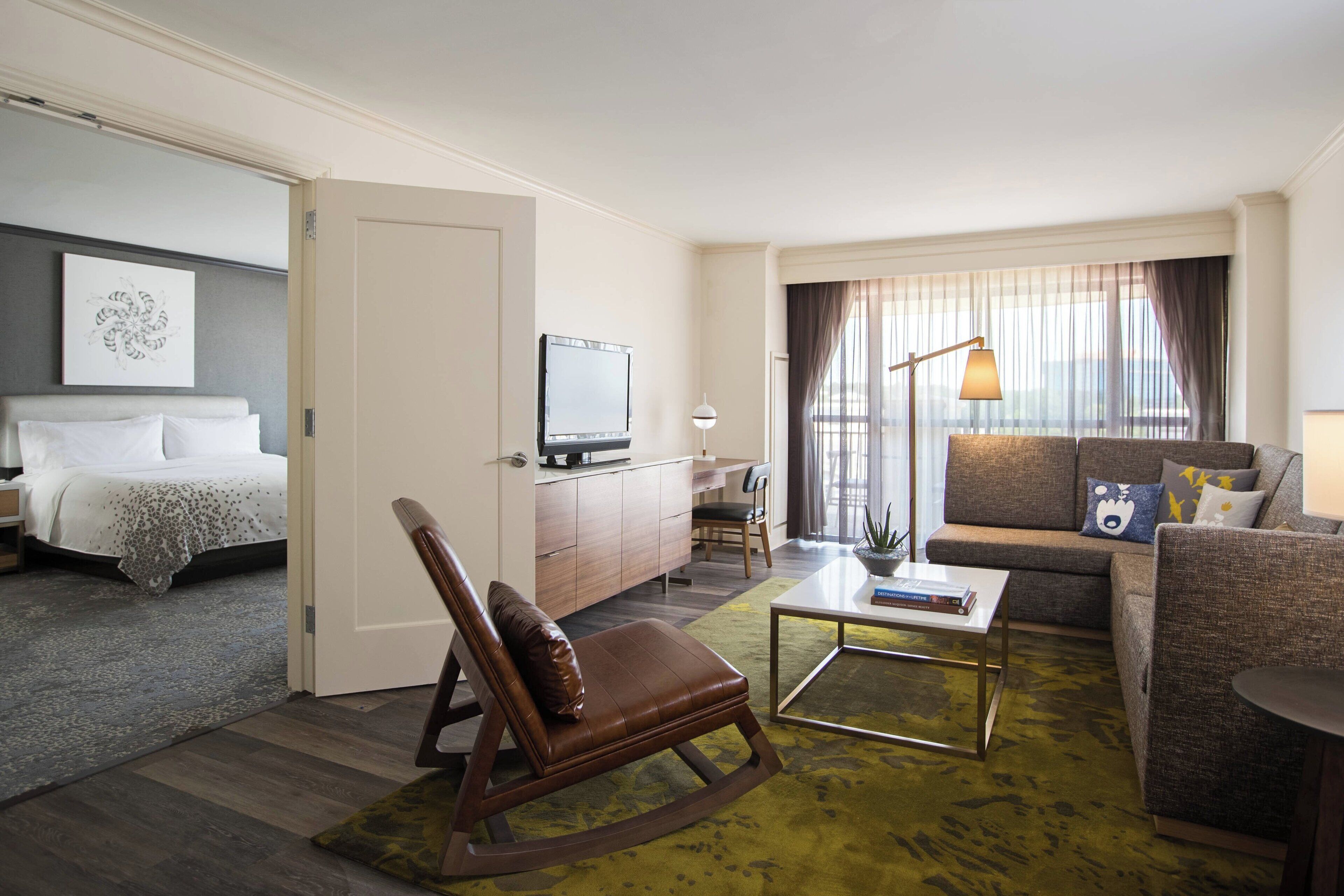 egyptian cotton sheets, premium bedding, pillow-top beds, in-room safe