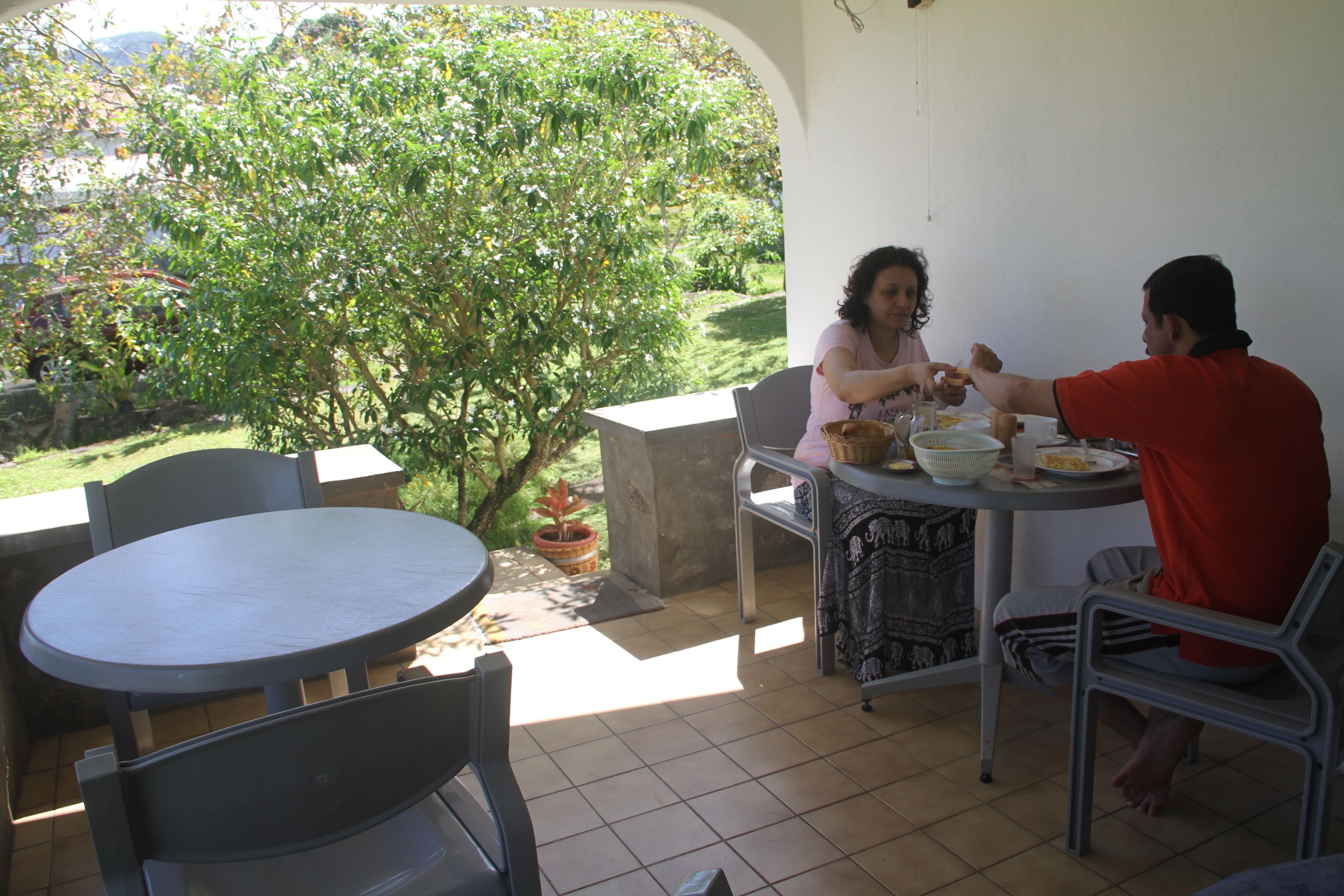 free daily continental breakfast