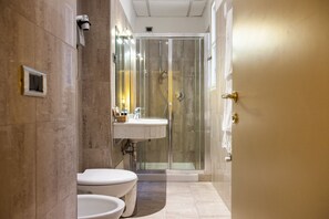 Familienzimmer | Badezimmer