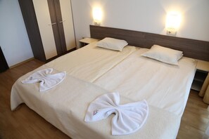 Minibar, in-room safe, blackout drapes, iron/ironing board - Mountain Paradise By The Walnut Tree (Bansko)