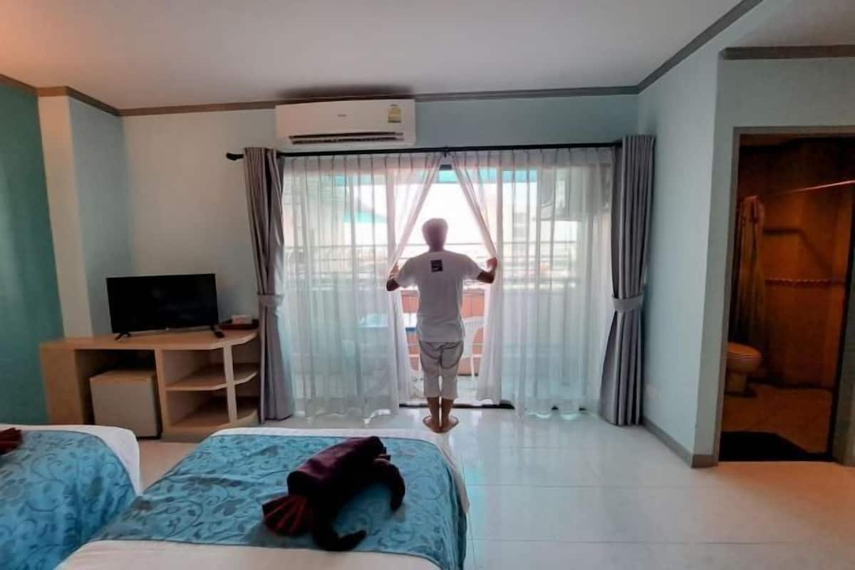 Meja, Wi-fi percuma, cadar katil 