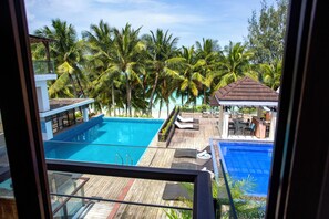 Executive Deluxe Room - Crown Regency Beach Resort (Boracay Island)