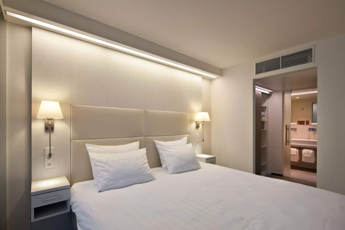 Minibar, in-room safe, desk, soundproofing