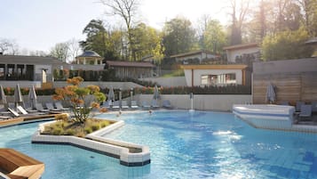 Indoor pool, 2 outdoor pools, pool umbrellas, pool loungers