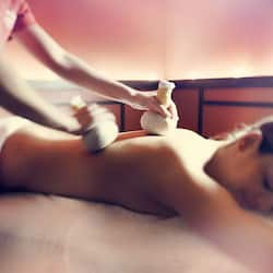 Sauna, hot tub, steam room, Turkish bath/hammam, body treatments