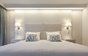 Minibar, in-room safe, desk, soundproofing - MONDORF Parc Hôtel & Spa (Mondorf-les-Bains)