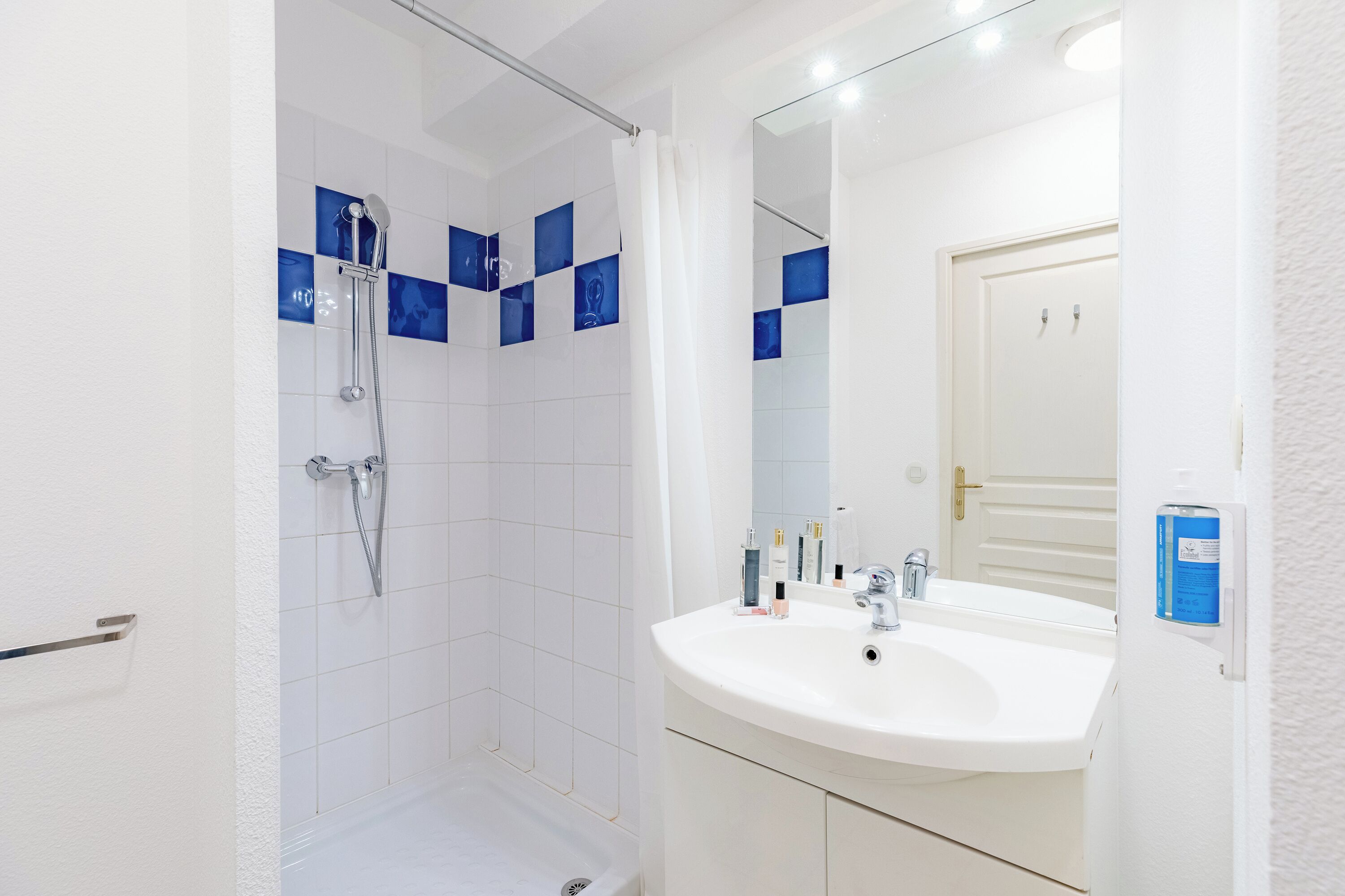 Studio (2 Adults) | Bathroom