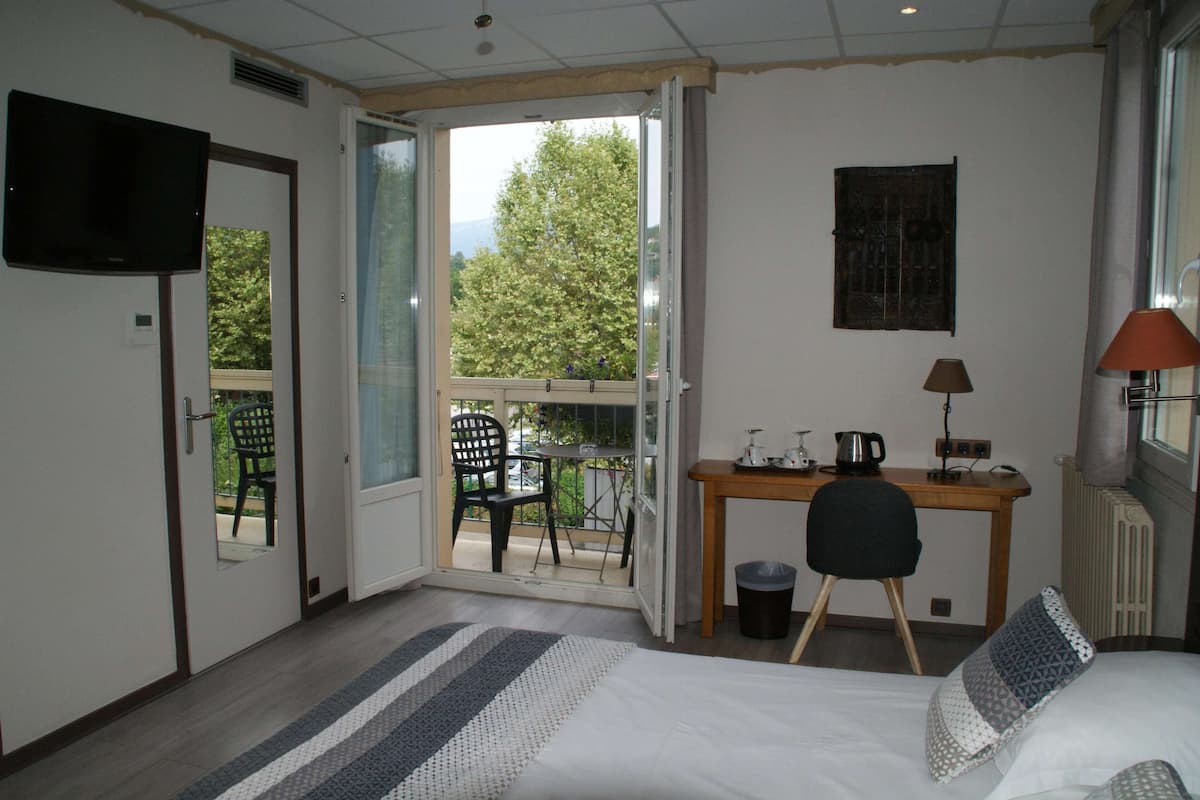 superior double or twin room | 1 bedroom, premium bedding, select comfort beds, minibar