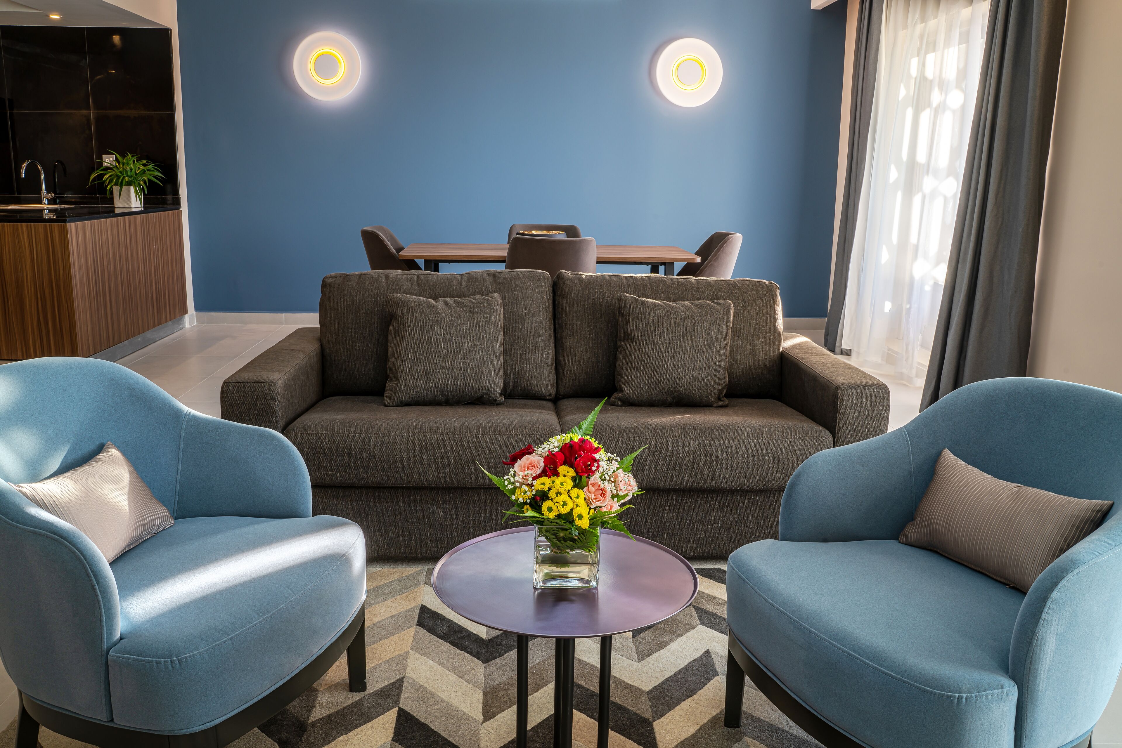 Télévision de 43 pouces avec chaînes par satellite