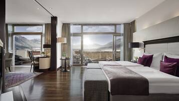 Duplex Suite | Minibar, in-room safe, desk, free WiFi