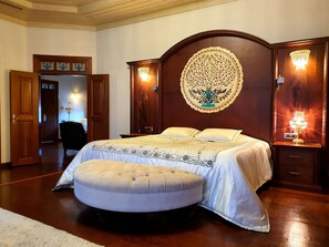 Premium bedding, minibar, in-room safe, individually decorated - Eski Masal Hotel - Special Class (Antalya)