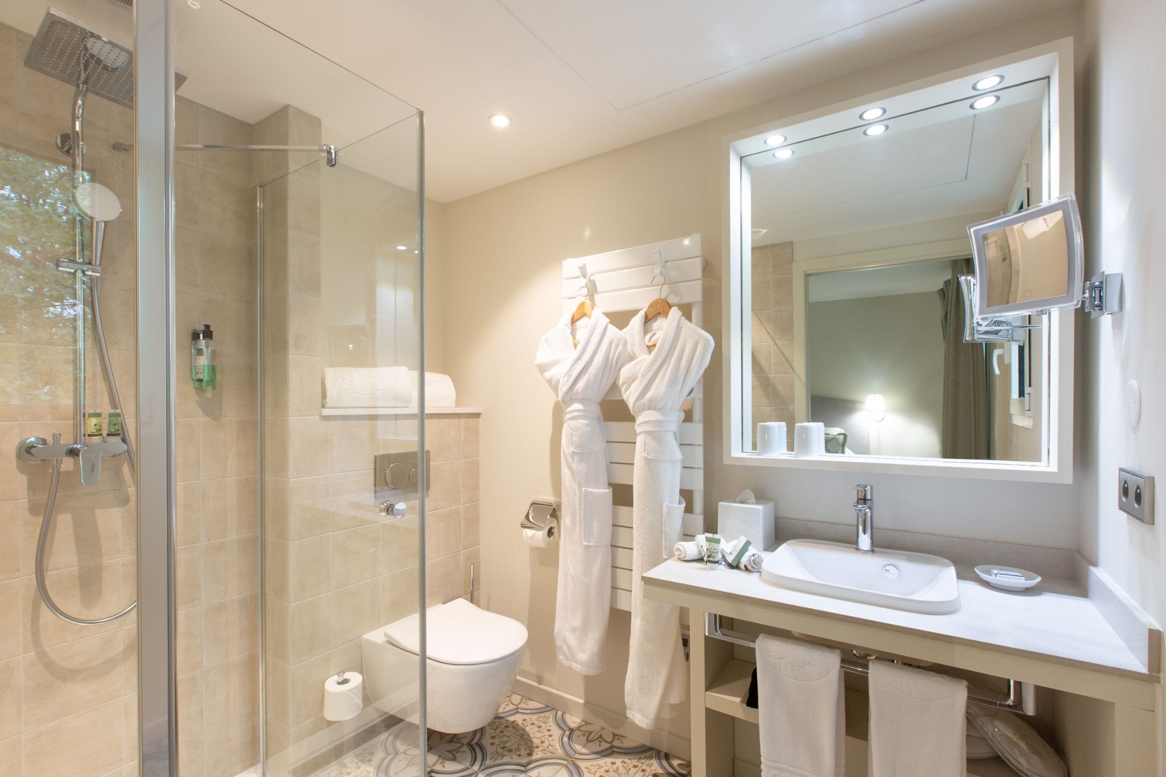 confort bastide (romarin) 43 | bathroom | designer toiletries, hair dryer, bathrobes, slippers