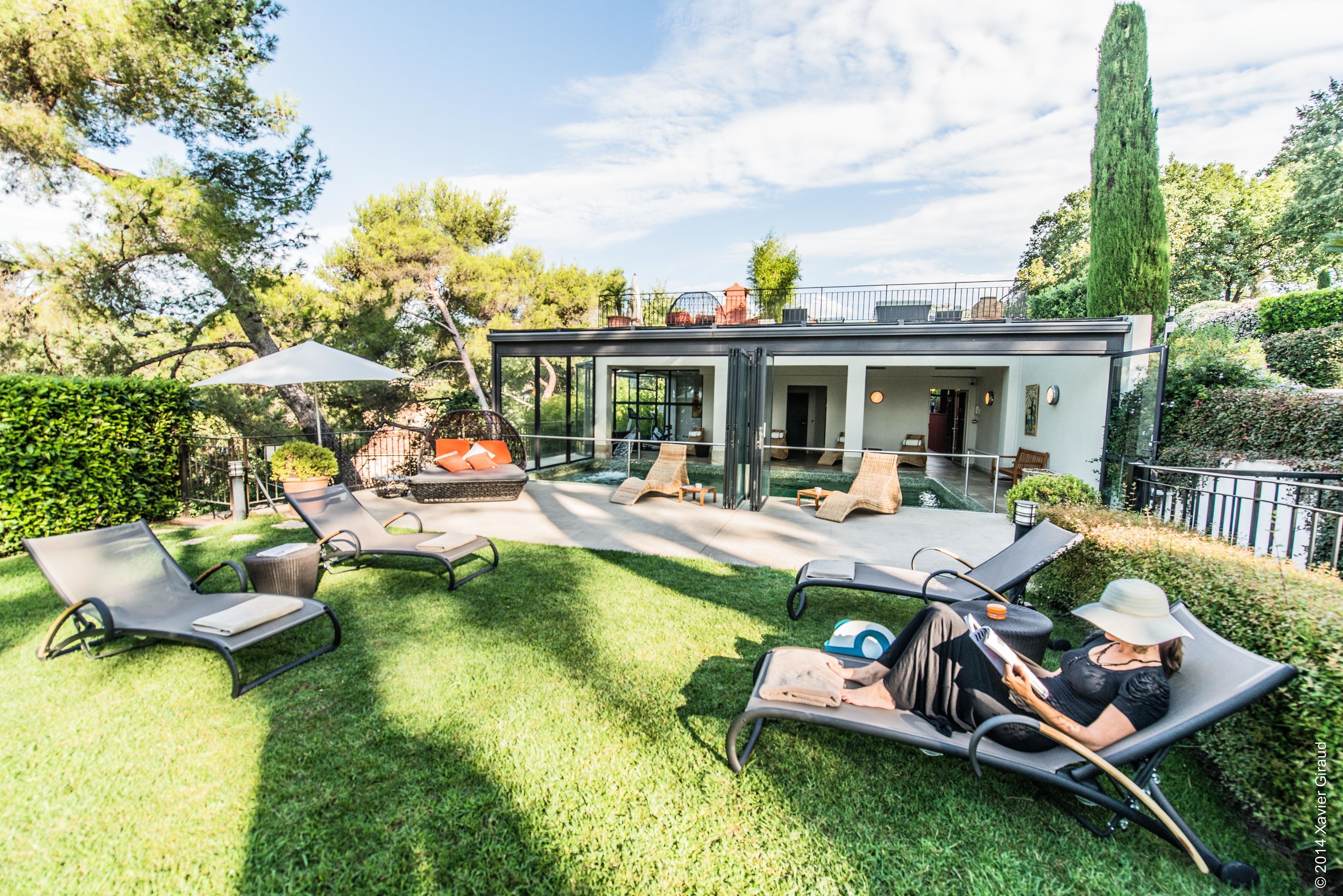 Salas de tratamiento para parejas, tina de hidromasaje y baño de vapor 