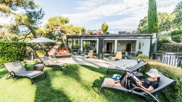 Salas de tratamiento para parejas, tina de hidromasaje y baño de vapor