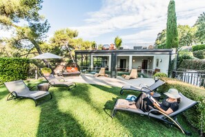 Couples treatment rooms, hot tub, steam room, Turkish bath - Hotel Spa & Restaurant Cantemerle (Vence)