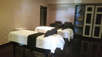 Couples treatment room(s), body treatments, body wraps, body scrubs
