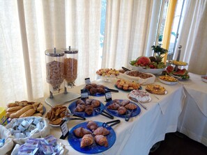 Breakfast buffet - Hotel Villa Antica (Tropea)