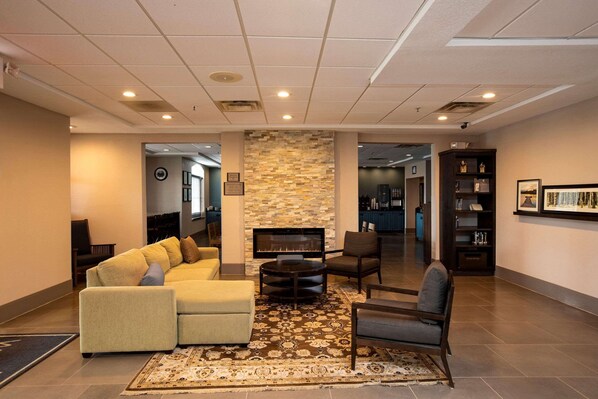 Lobby - Country Inn & Suites by Radisson, Wilson, NC (Wilson)