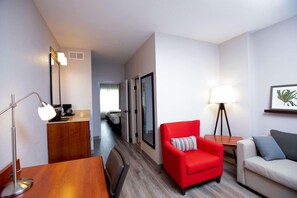 Premium bedding, desk, blackout curtains, iron/ironing board - Country Inn & Suites by Radisson, Wilson, NC (Wilson)