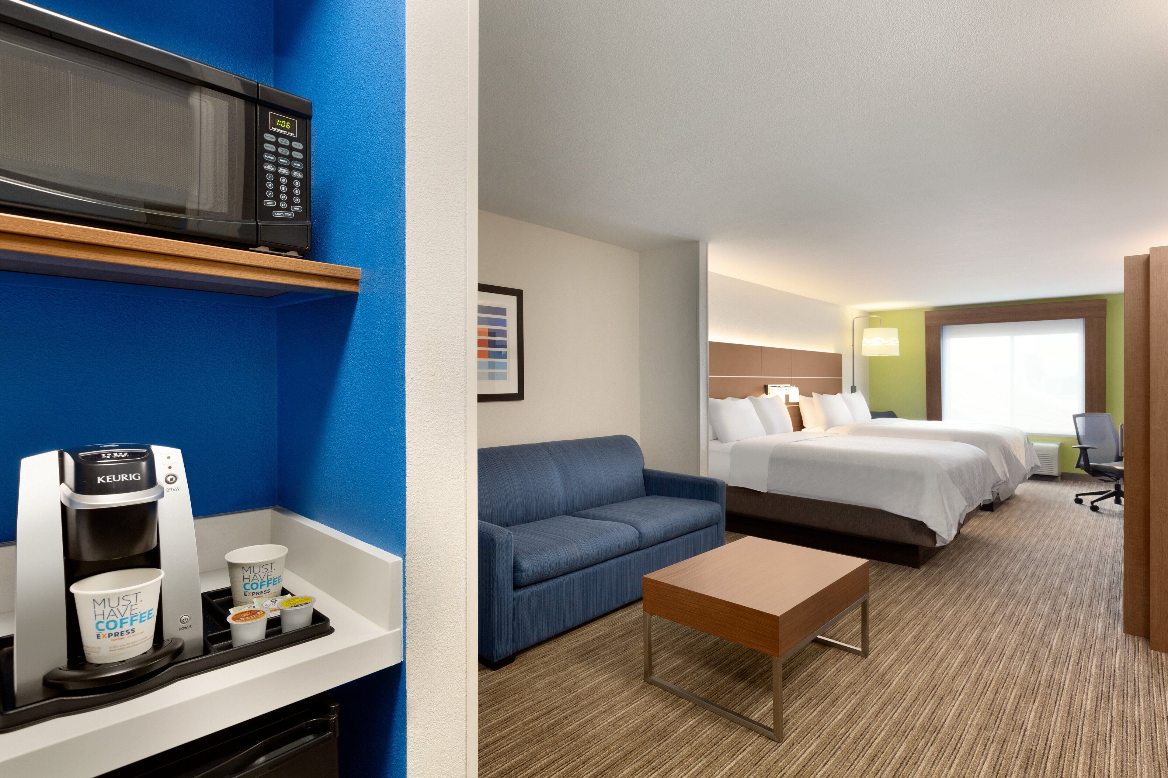 suite, multiple beds | hypo-allergenic bedding, in-room safe, desk, blackout curtains