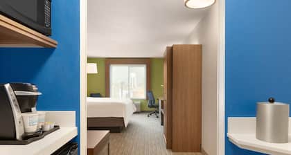 Holiday Inn Express Hotel & Suites Merced by IHG