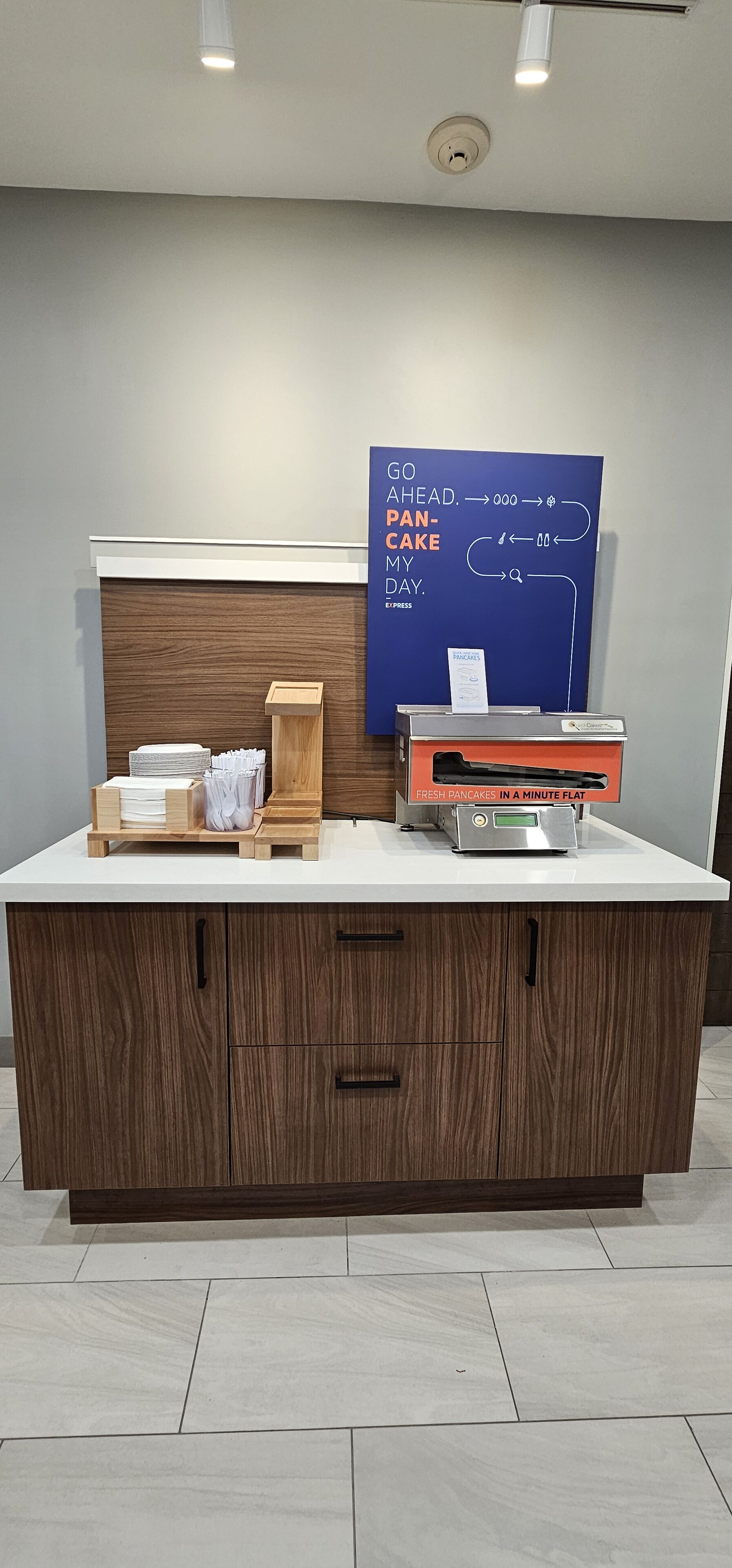 free daily continental breakfast