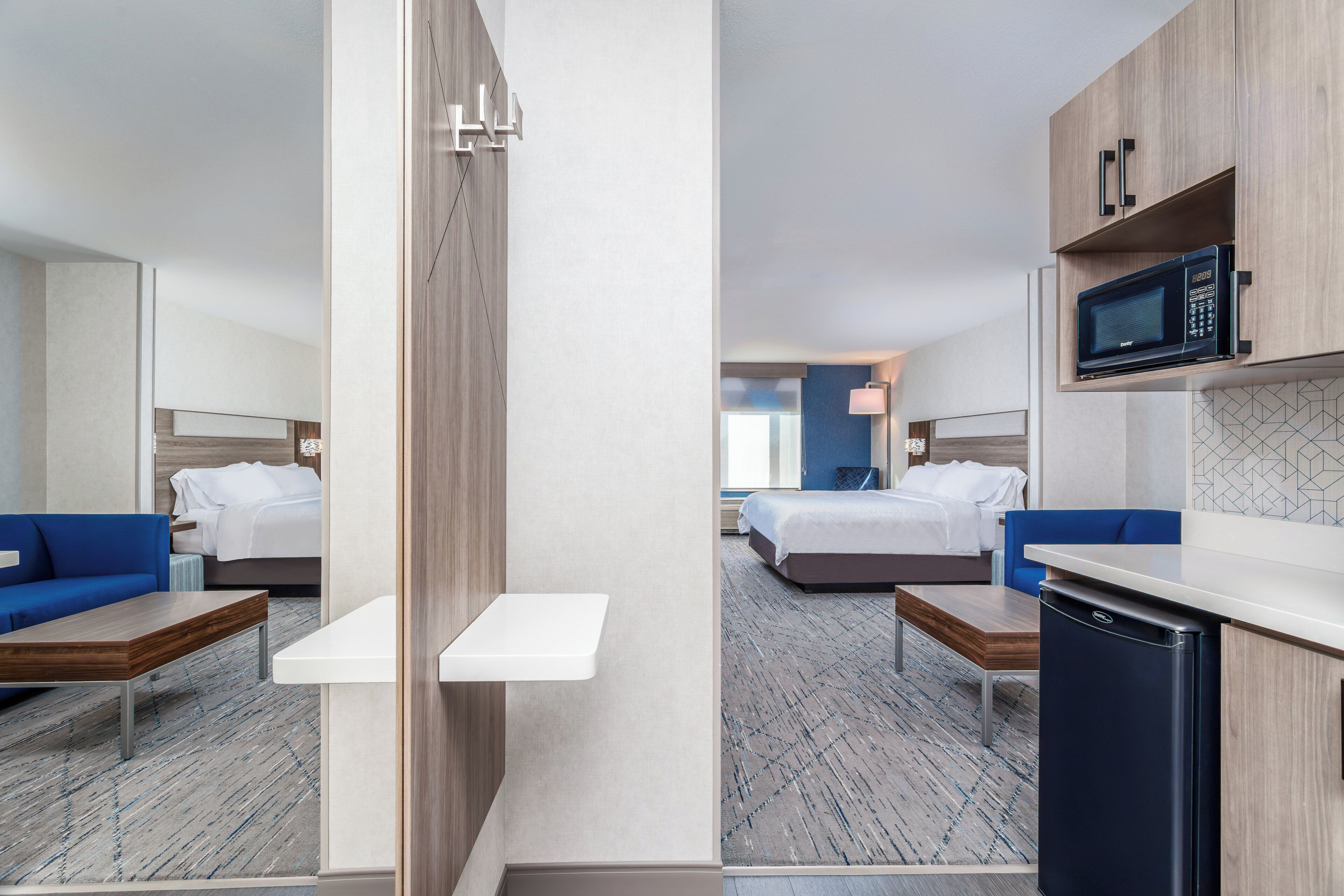 Suite, 1 King Bed with Sofa bed | Premium bedding, in-room safe, desk, laptop workspace