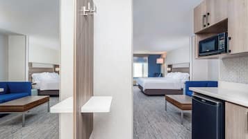 Suite, 1 King Bed with Sofa bed | Premium bedding, in-room safe, desk, laptop workspace