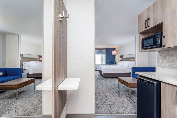 Suite, 1 King Bed with Sofa bed