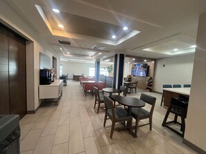 Free daily continental breakfast