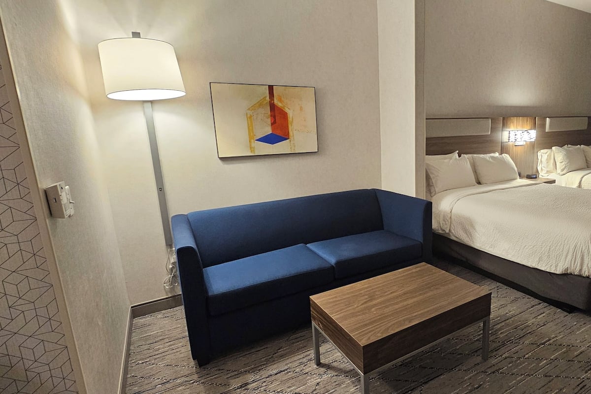 Suite, Multiple Beds | Premium bedding, in-room safe, desk, laptop workspace