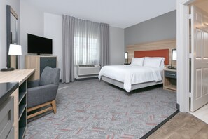 Luxe beddengoed, een kluis op de kamer, een bureau