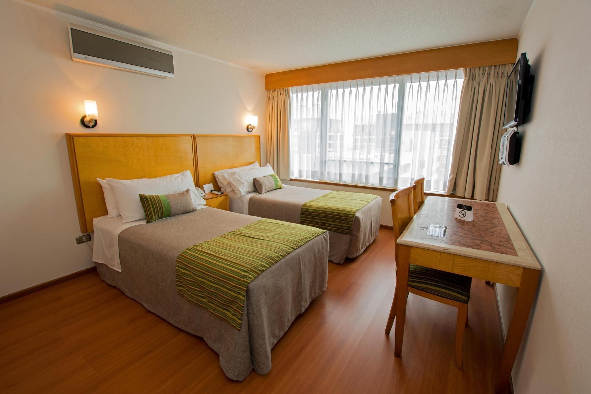 客房内保险箱、免费婴儿床、床单