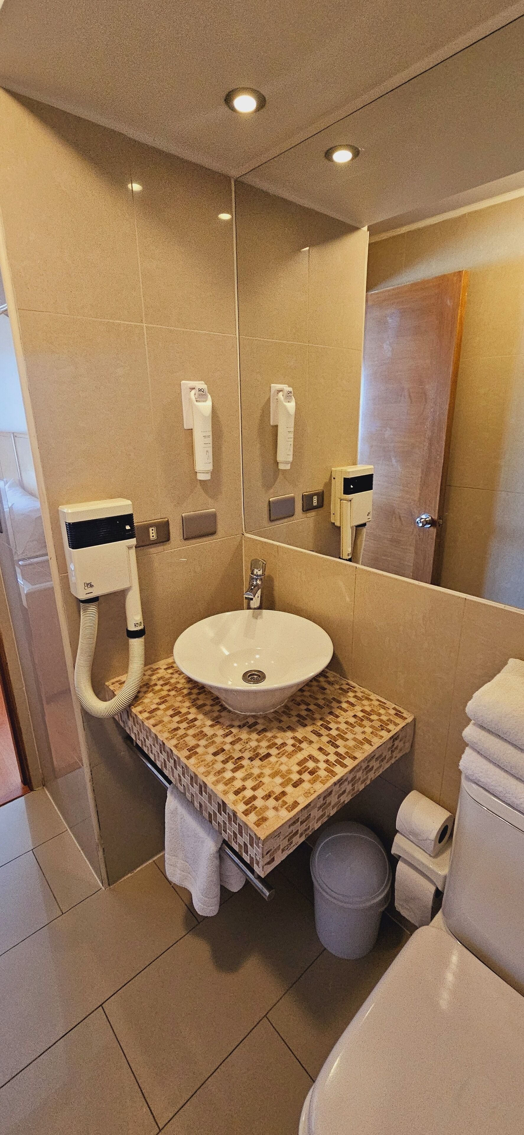 superior triple room | bathroom | bathtub, free toiletries, hair dryer, towels