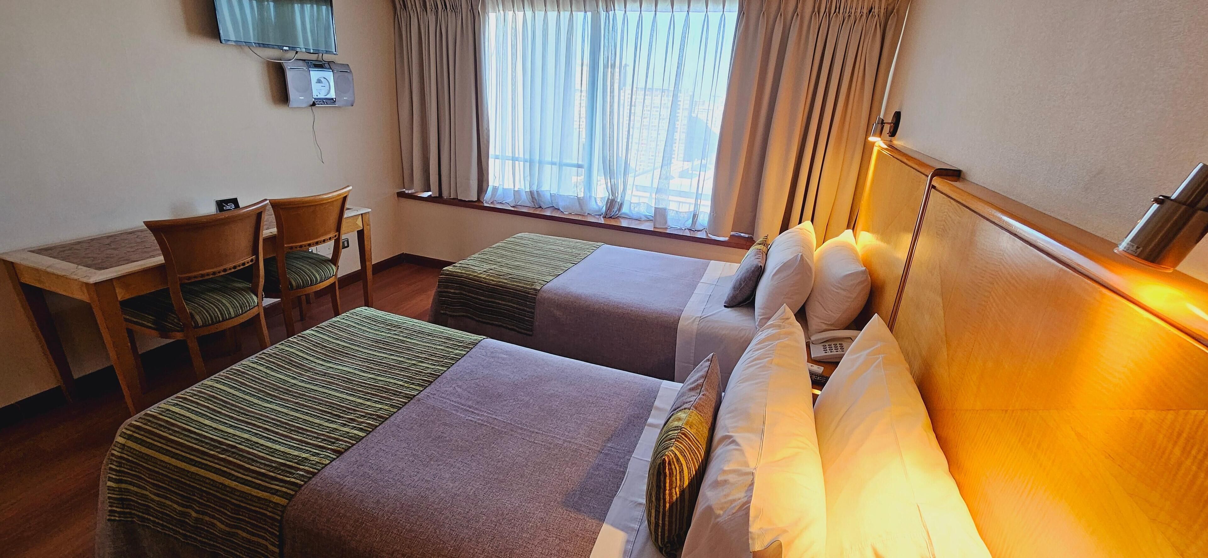 客房内保险箱、免费婴儿床、床单