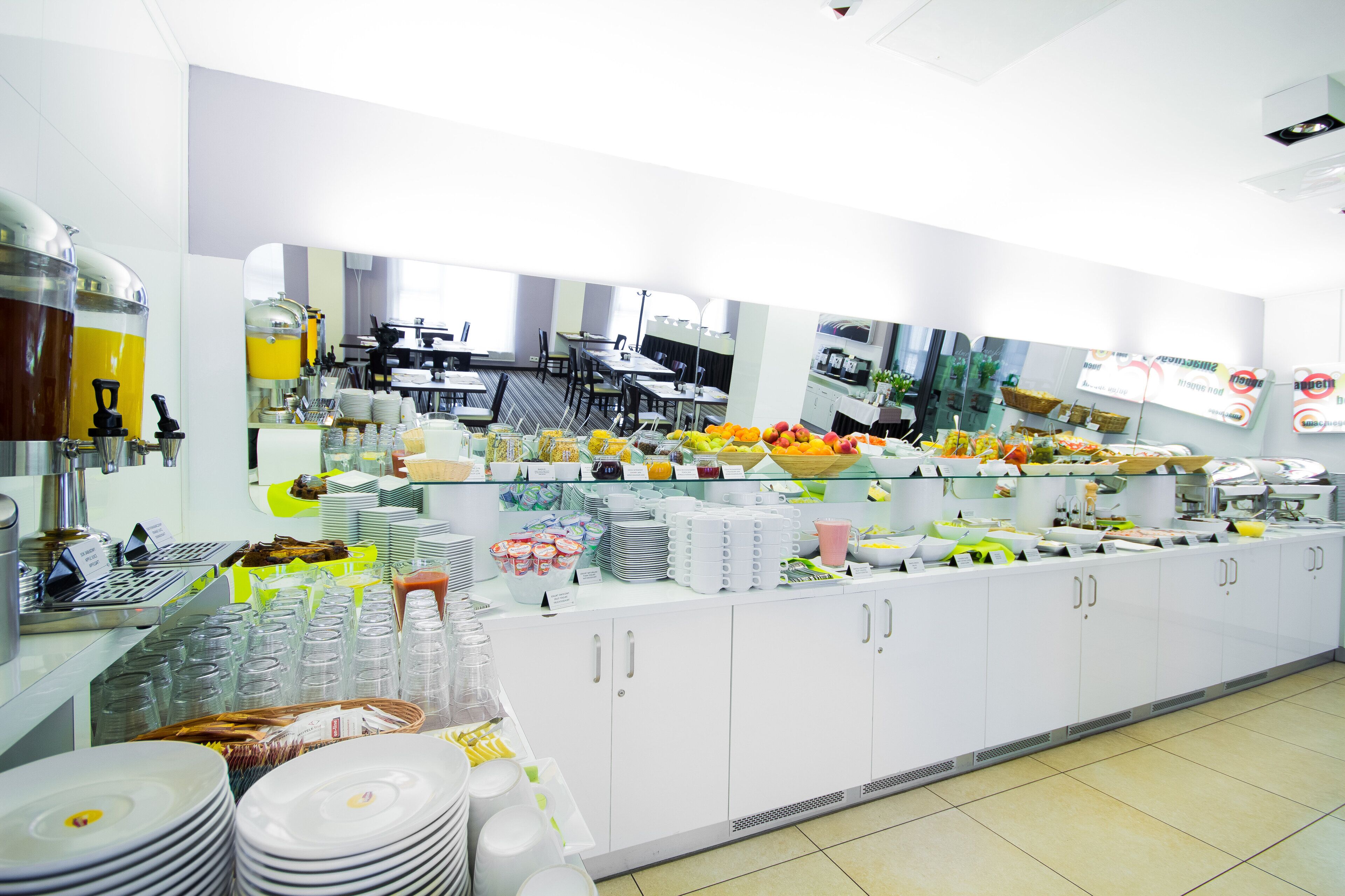 breakfast, lunch and dinner served