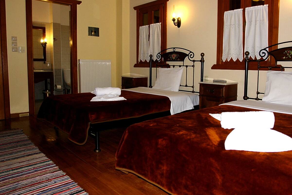 Triple Room | Iron/ironing board (on request), WiFi (free)