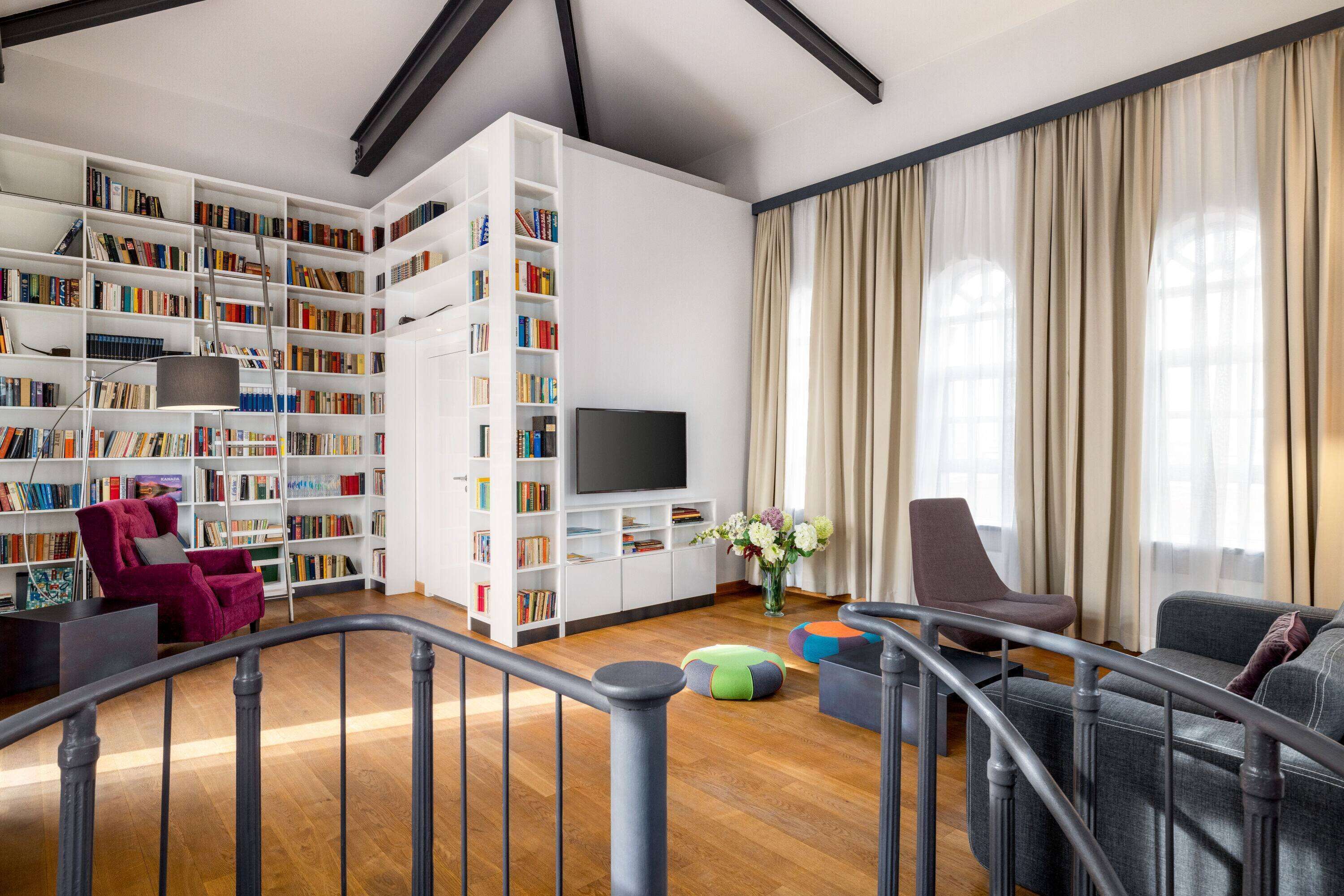 deluxe room (maisonette) | premium bedding, minibar, in-room safe, desk