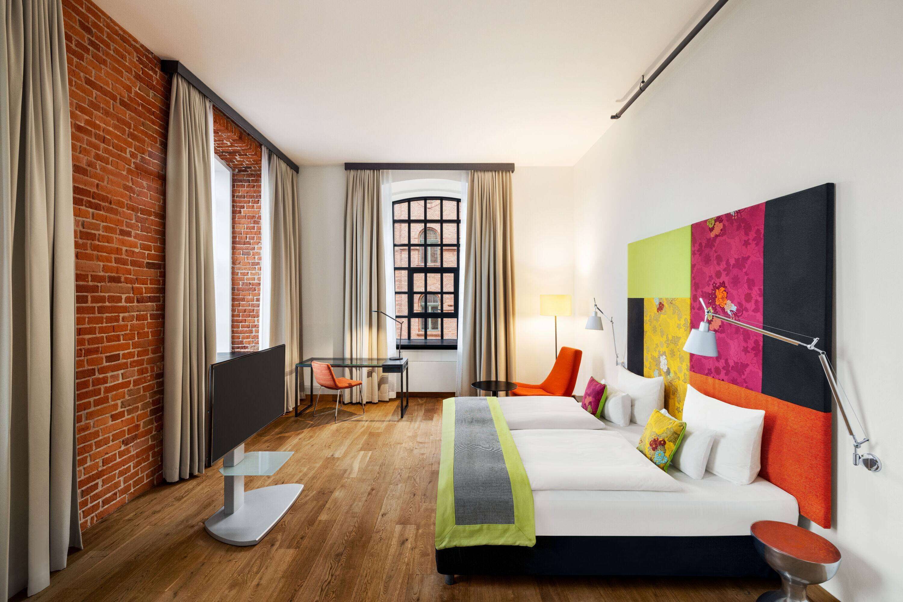 suite | premium bedding, minibar, in-room safe, desk