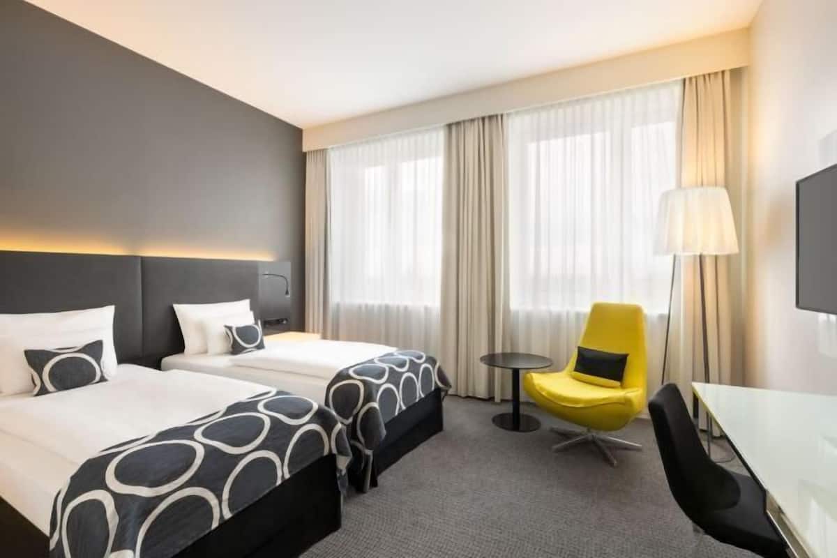 1 bedroom, in-room safe, desk, laptop workspace