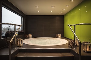 室内 SPA 浴缸