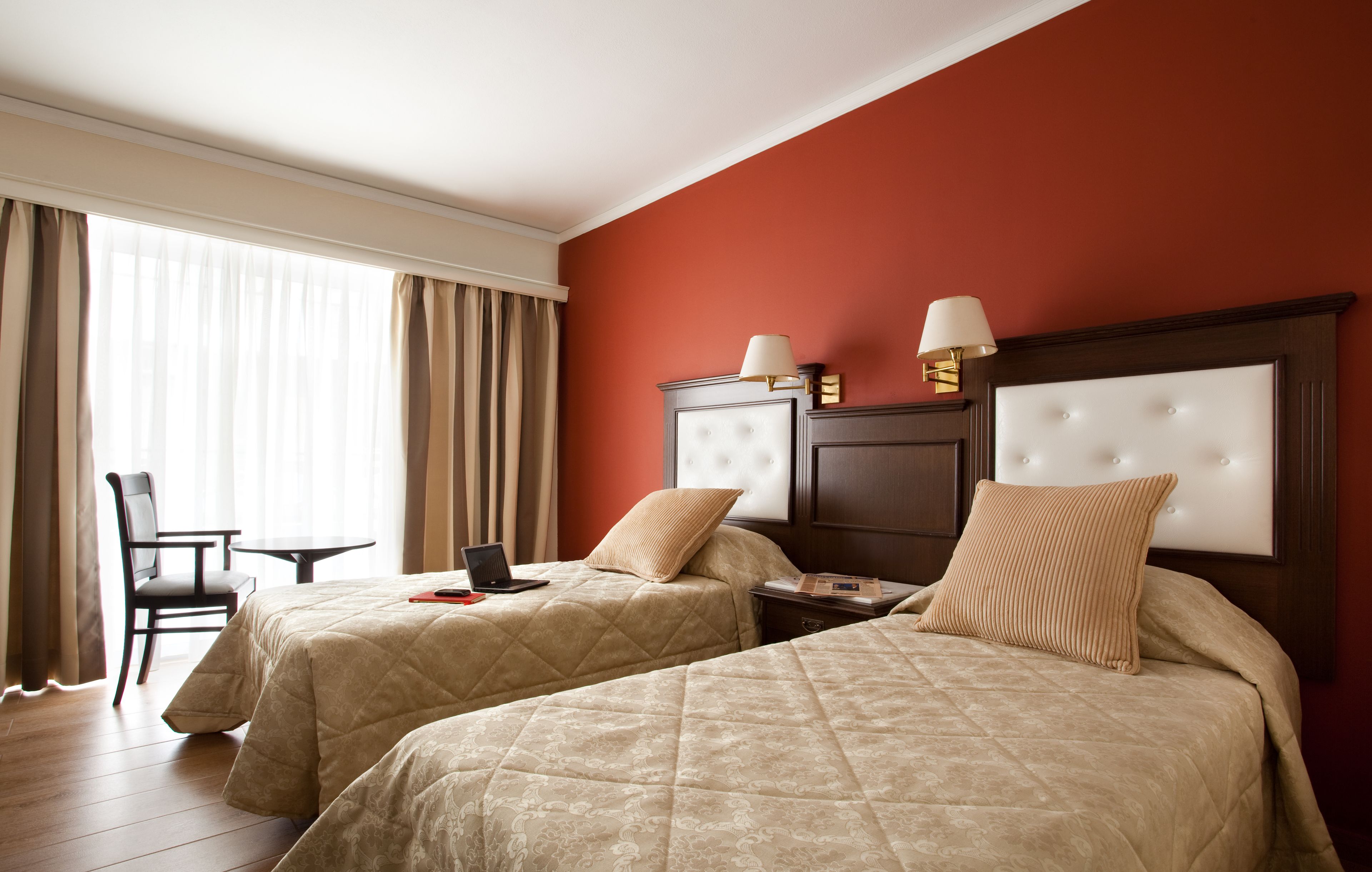 soundproofing, free wifi, bed sheets