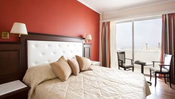 Soundproofing, free WiFi, bed sheets