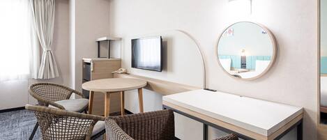 Room, 3 Twin Beds, Non Smoking | Premium bedding, desk, blackout drapes, soundproofing