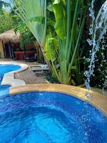 Bañera de hidromasaje al aire libre